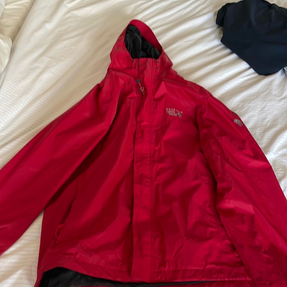 Mountain Hardwear Mens Hooded Raincoat Red